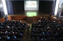 Alunos do Ensino Fundamental assistem à palestra do PROERD