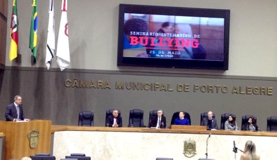 Colégio Americano participa de seminário sobre bullying na Câmara de Porto Alegre