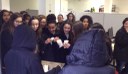 Escola da Vida distribui pipocas em comemoração ao Dia do Estudante