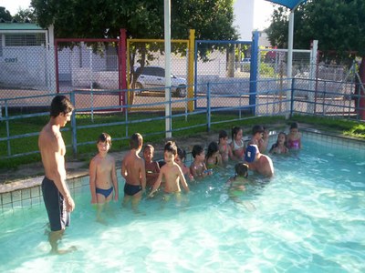 AULA DE NATAÇÃO  IALZINHO / 2011