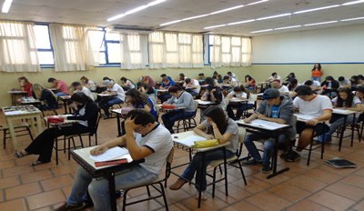 Alunos do Ensino Médio realizam Simulados bimestrais