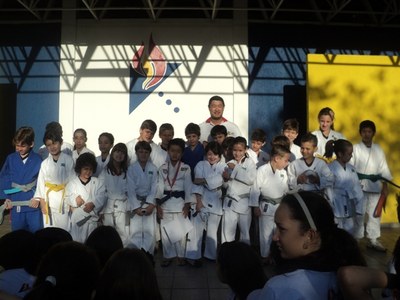 Alunos do Instituto Noroeste participam de solenidade de troca de faixa de Judô