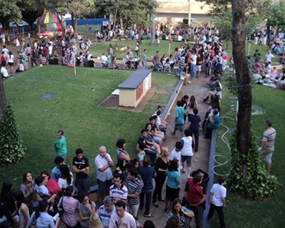 Festa da Família reúne mais de 3 mil pessoas e arrecada mais de 800 quilos de alimentos