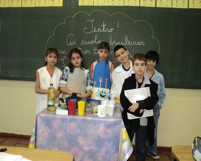 História: " As escolas brasileiras em outros tempos"