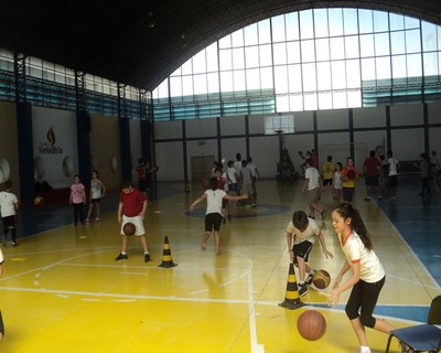 Iniciação Esportiva em Basquete