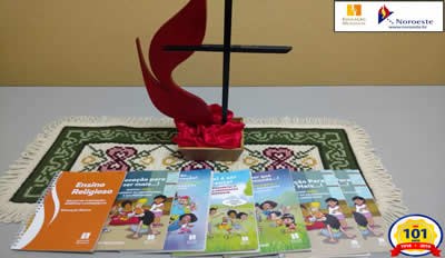 Material de Ensino Religioso é apresentado aos pais em Reunião
