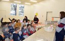 Com atividade minichef, alunos aprendem a preparar doces e aprimoram idioma inglês