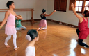 Oficinas gratuitas de ballet são promovidas na Escola de Música